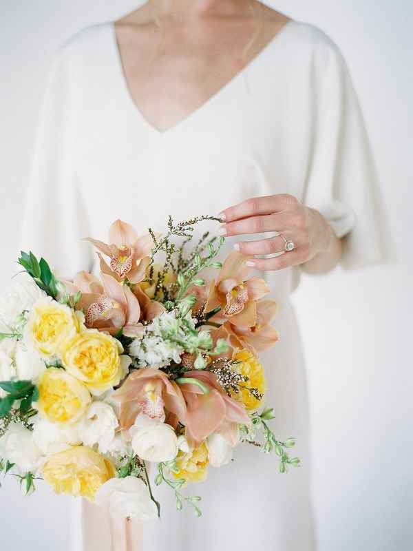 Also LOVE the freshness of lemon yellow with this beige. 