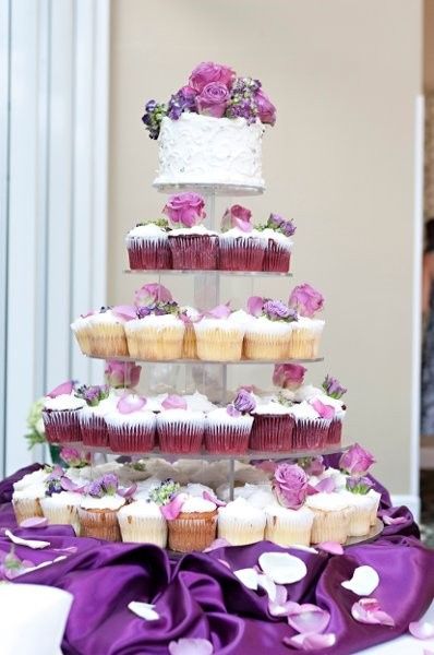 Who's saving the top tier of their cake?