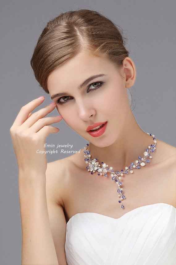 Cannot decide what jewelry to wear with my wedding dress.  Need your help!!! **PICS**