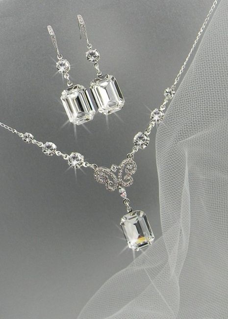 Cannot decide what jewelry to wear with my wedding dress.  Need your help!!! **PICS**