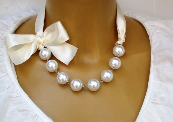 Would this necklace look good with my wedding dress?! *PICS*