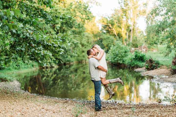 A busy weekend of wedding planning and....engagement pics!