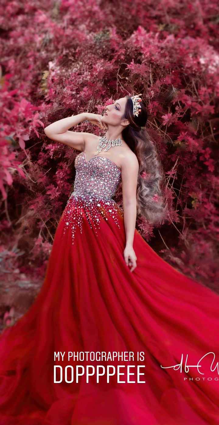 Engagement photos in red - 2