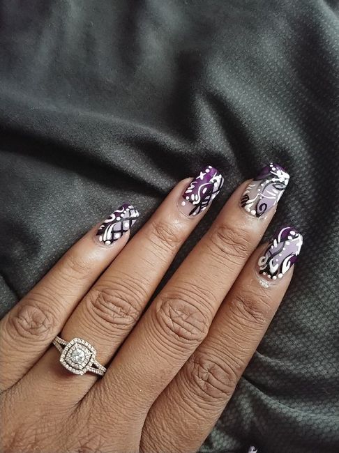 What shape nails? 2