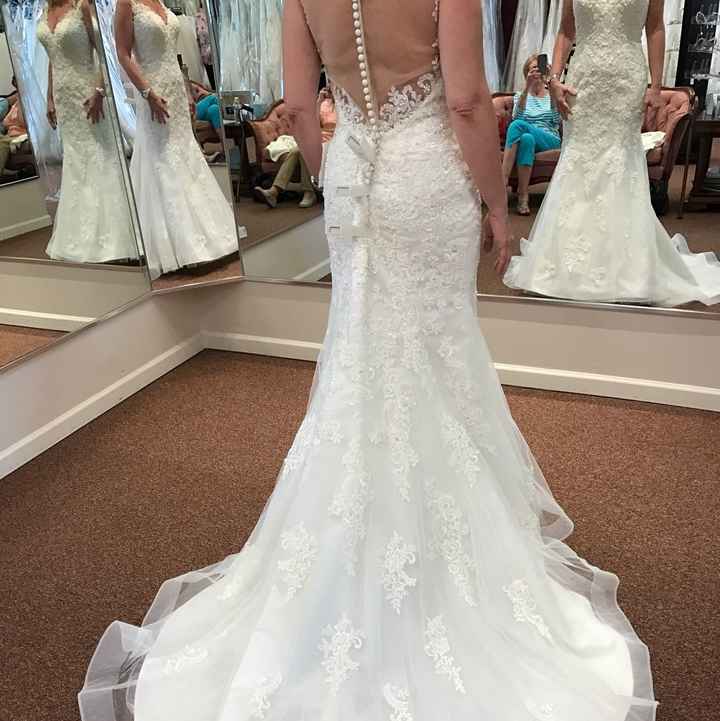 I wanna see your wedding dress!