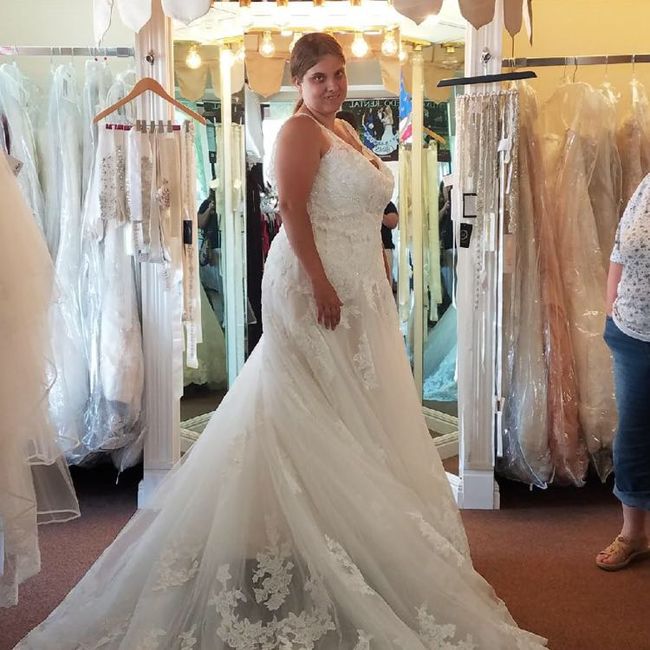 Who else loves lace?  Show off your lace dresses and/or veils! 2