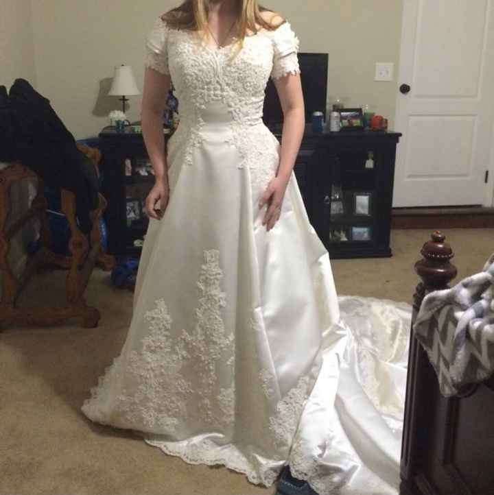 How to explain I really don't want to wear my moms dress