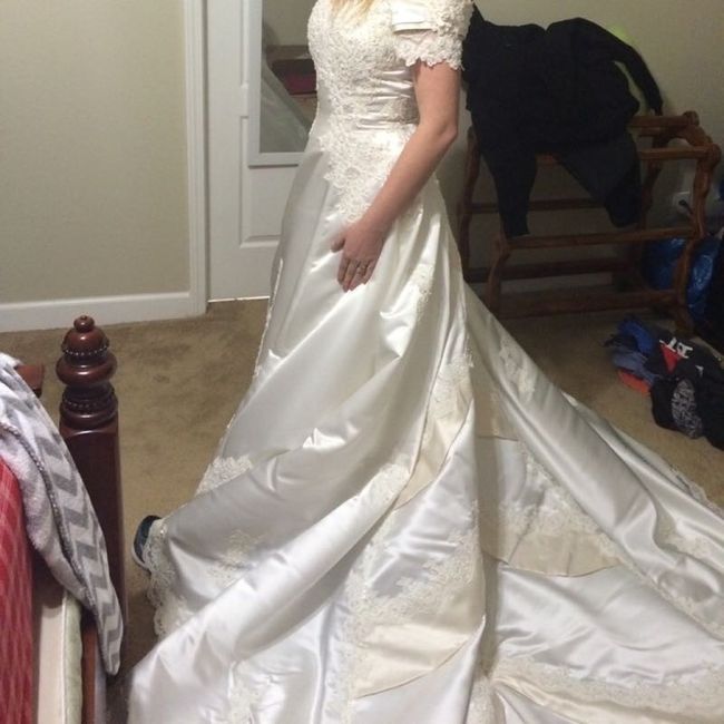 How to explain I really don't want to wear my moms dress