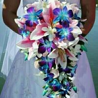 , let's see your wedding bouquet  ladies!!