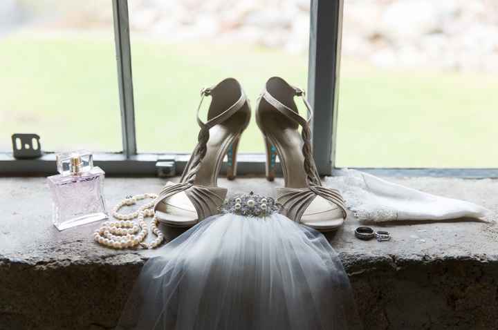 One month married today and Wedding pictures!!