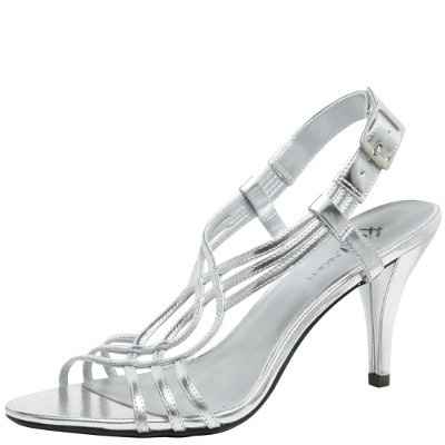 Are all your Bridesmaids wearing the same shoes?