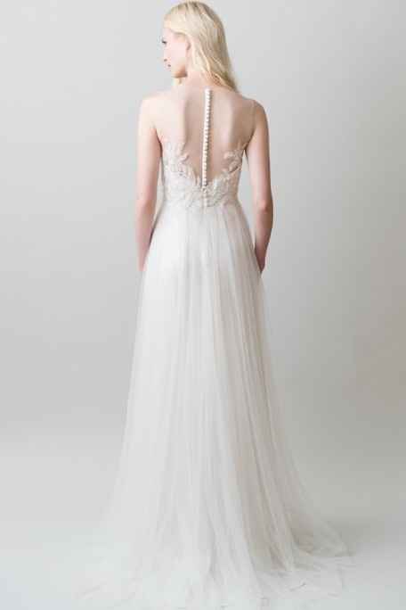 I wanna see your wedding dress!