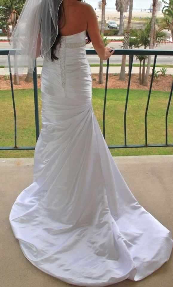 Help with my dress please