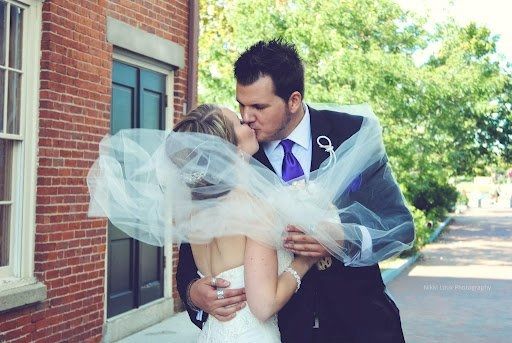 I tad late but...I'm MARRIED!!!