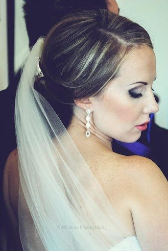 I tad late but...I'm MARRIED!!!