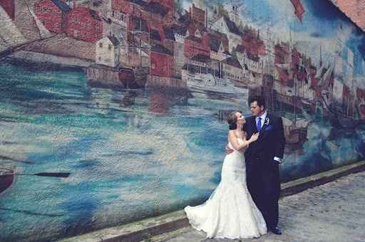 I tad late but...I'm MARRIED!!!