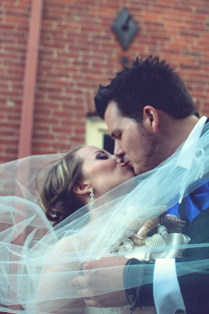 I tad late but...I'm MARRIED!!!