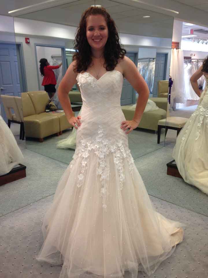 Dresses!! need your help...PICS!