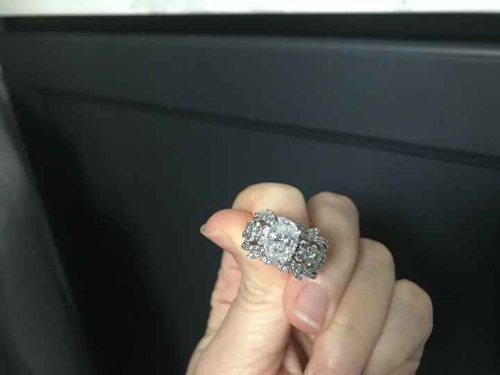 Show off that ring !!! 💍💍💍💍🥂🥂🥂 - 1