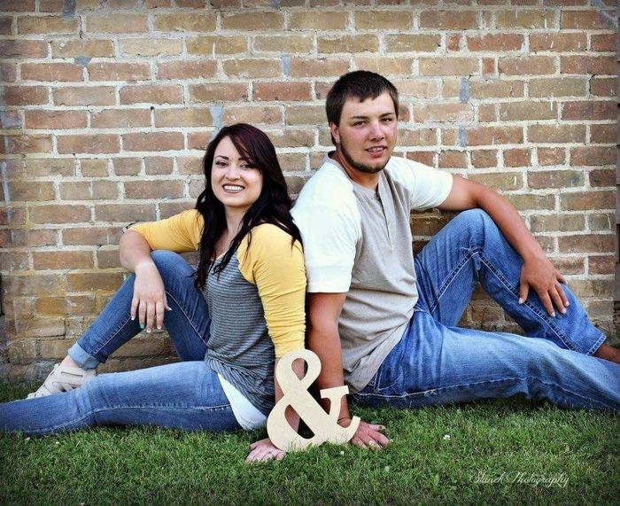 Engagement photo outfit!