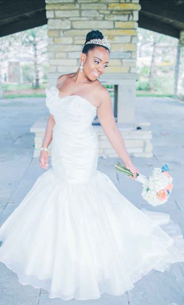 Renting Wedding Dress (chicago area) - 1