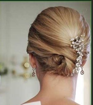 Jewelry help- necklace or earrings?