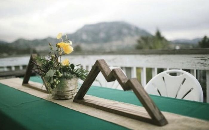 Need Mountain themed wedding decor ideas 2