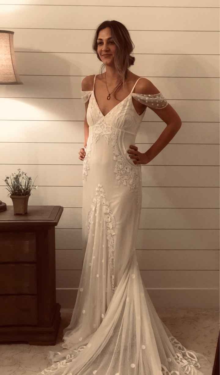 Feeling Down, Show me your dresses on you - 1