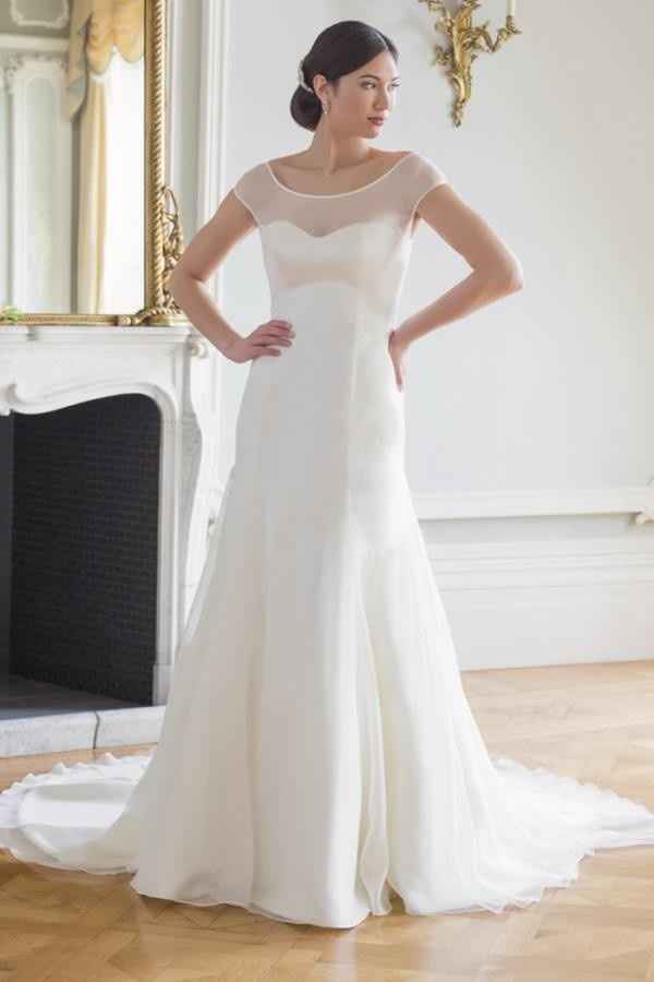 Wedding dress to cover the chest