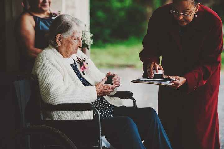 Update: More photos PG. 2 BAM!!!!! or as those snarky chickens like to call it......Bitch and Moan