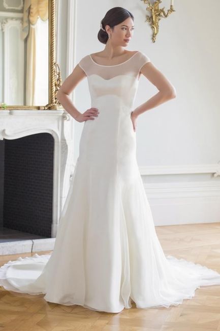 Wedding dress to cover the chest