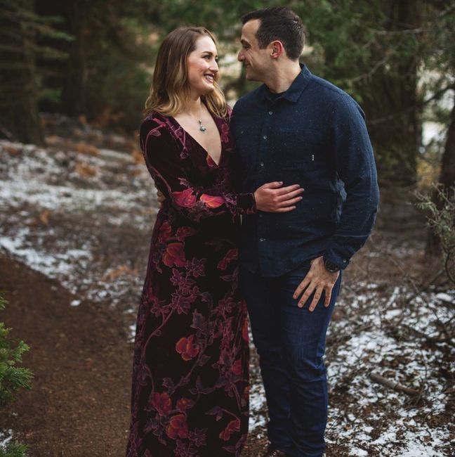 Engagement photo outfits