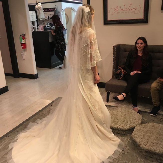 Talk to me about veils and hair accessories!