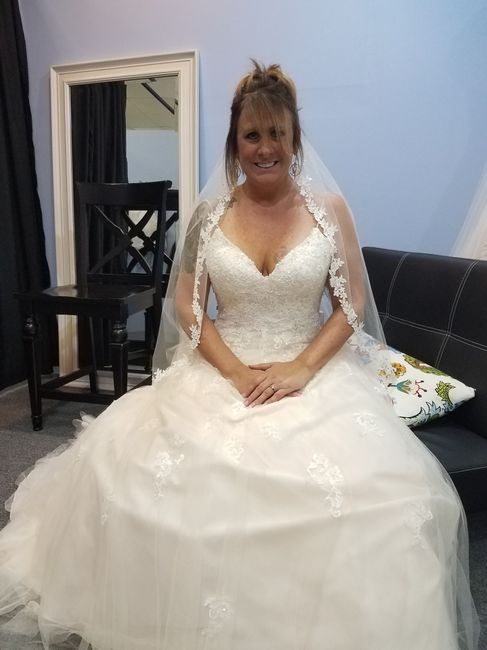 Ok ladies... Drop a pic of your BEAUTIFUL DRESSES