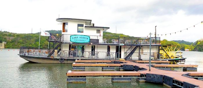 How much decor is really necessary??? 2