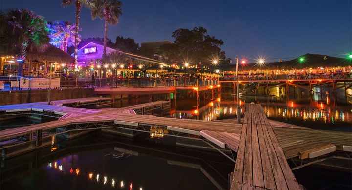 restaurant where boat docks