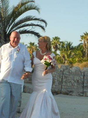 wedding dresses!!! let's see them, ladies!