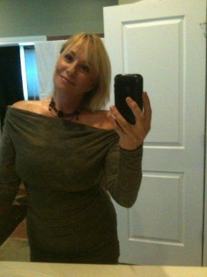 NWR: WW First Annual Diva Bathroom Pic Competition!!!!