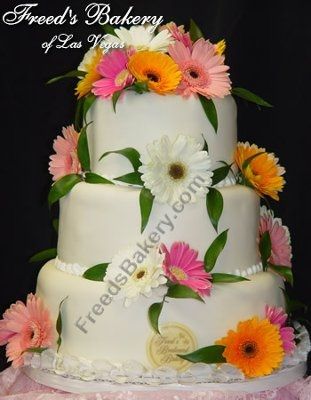 Outdoor Spring Wedding Cake inspiration
