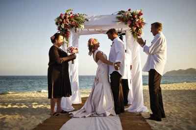 Beach wedding dress? (pic)