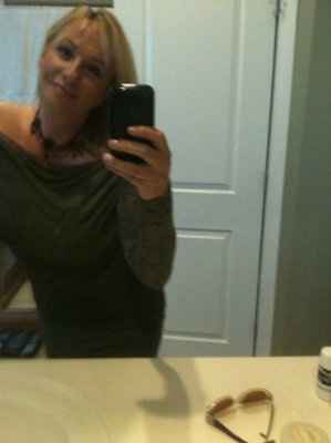 NWR: WW First Annual Diva Bathroom Pic Competition!!!!