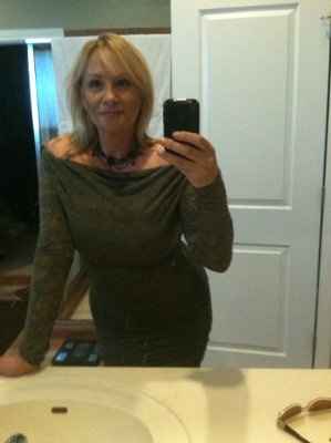 NWR: WW First Annual Diva Bathroom Pic Competition!!!!