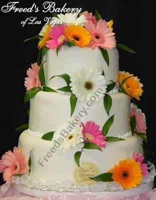 Outdoor Spring Wedding Cake inspiration