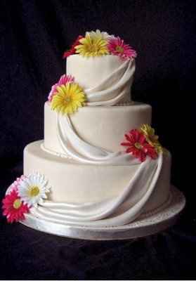 Outdoor Spring Wedding Cake inspiration