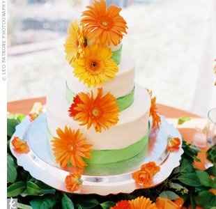 Outdoor Spring Wedding Cake inspiration
