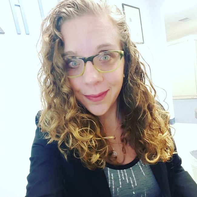 Where are the curly haired ladies? What did you/ what are you doing with your hair!?