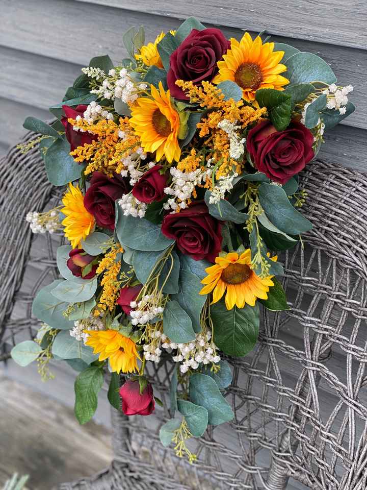 Coronavirus might highjack wedding: fake or real flowers - 2