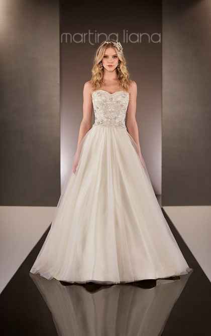 Who designed your dress?