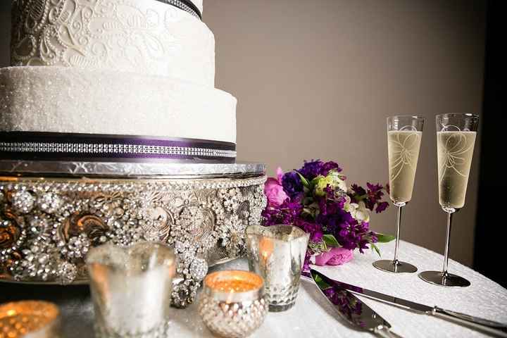 What to do with the bridemaids' bouquets at the reception