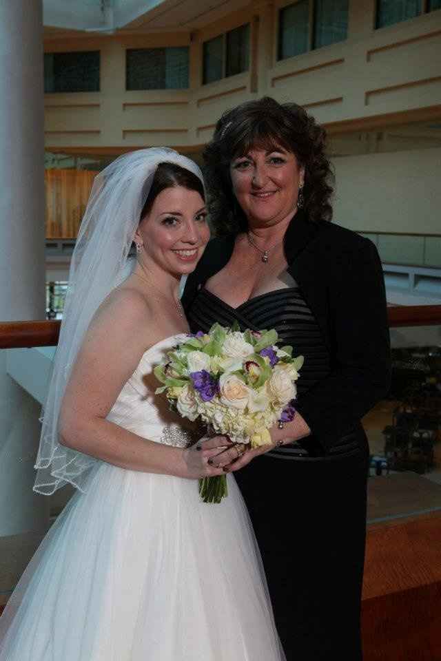 Let's see your flowers/bouquets/bouquet alternatives!